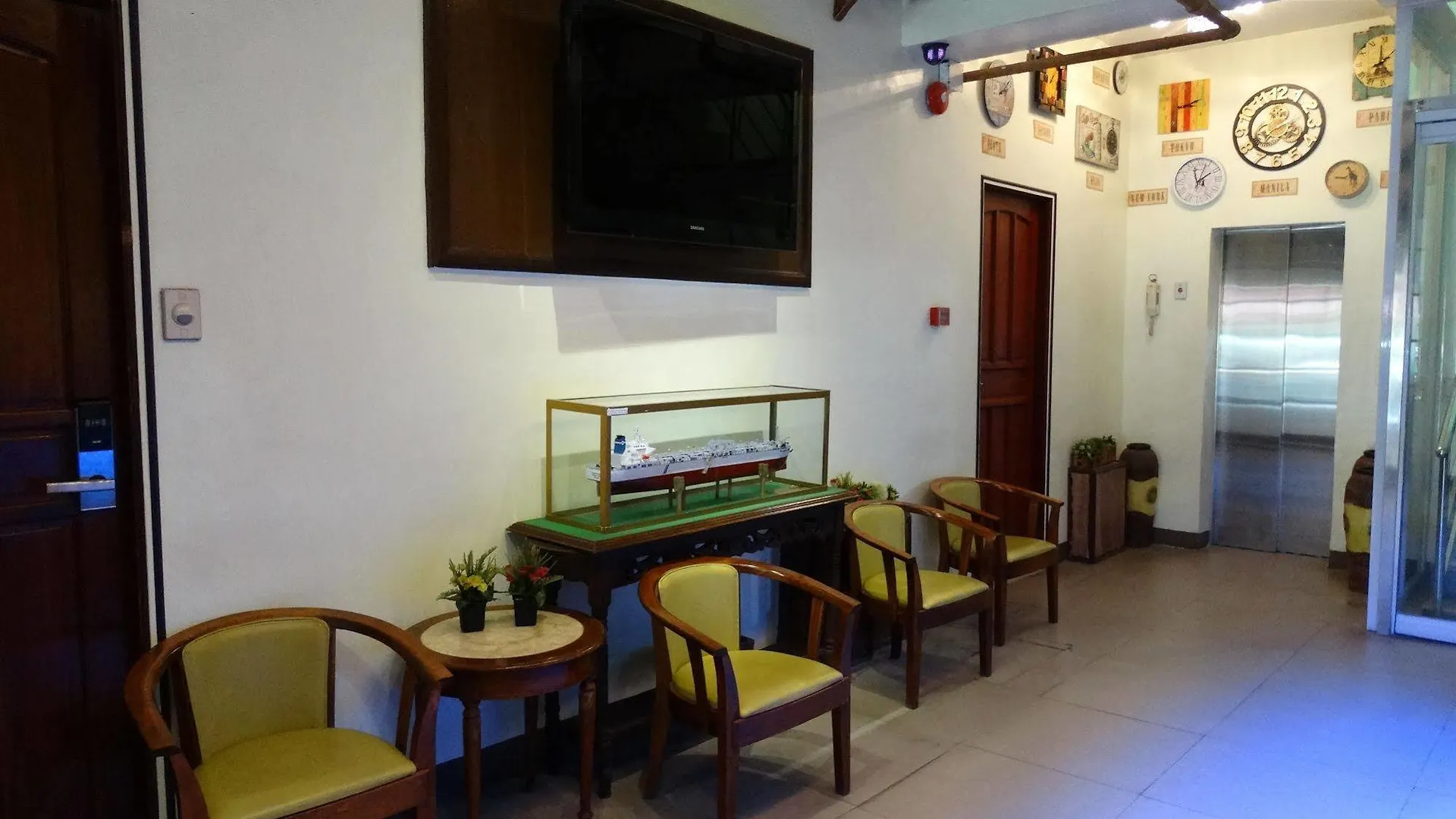 Time Travellers Hotel Manila 2*,  Filipiny